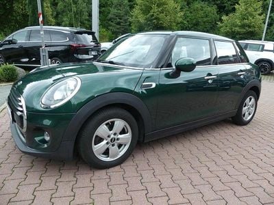 Grün (metallic) Gebraucht 2017 Mini Cooper Kleinwagen | 9.990 € (Superpreis)