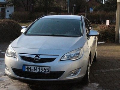 Grau Gebraucht 2011 Opel Astra Design Edition Kombi | 3.150 € (Guter Preis)