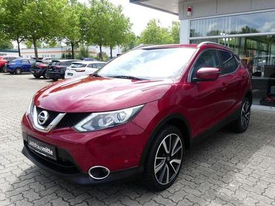 Gebraucht Nissan Qashqai 360º 131 PS (96 kW) 2015 Rot SUV