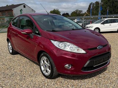 Gebraucht Ford Fiesta Titanium 82 PS (60 kW) 2012 Rot Kleinwagen