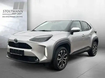 Gebraucht Toyota Yaris Connect Style 116 PS (85 kW) 2022 Shimmering silver metallic Kleinwagen