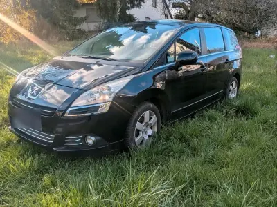 Gebraucht Peugeot 5008 Premium 120 PS (88 kW) 2010 Schwarz Van / Kleinbus