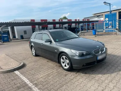 Gebraucht BMW 520 163 PS (119 kW) 2007 Grau Kombi