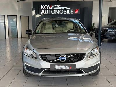 Second-hand Volvo V60 CC Momentum 150 CP (110 kW) 2015 Argintiu Break
