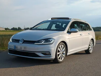 Gebraucht VW Golf VII Highline 131 PS (96 kW) 2018 Weiß Limousine
