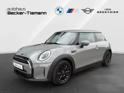 Gebraucht Mini ONE Classic 102 PS (75 kW) 2022 Moonwalk grey Kleinwagen