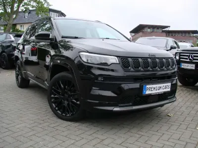 Gebraucht Jeep Compass 131 PS (96 kW) 2024 Schwarz SUV