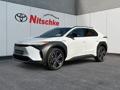 Gebraucht Toyota bZ4X Basis 150 kW (204 PS) 2023 Platinumweiß perleffekt SUV