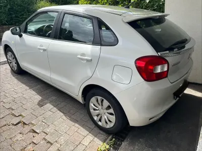 Gebraucht Suzuki Baleno Club 90 PS (66 kW) 2016 Weiß Kleinwagen