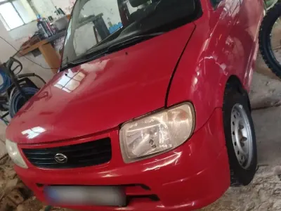 Gebraucht Daihatsu Cuore 50 PS (36 kW) 2002 Rot Kleinwagen