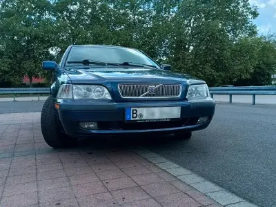 Gebraucht Volvo V40 Comfort 136 PS (100 kW) 2002 Blau Kombi
