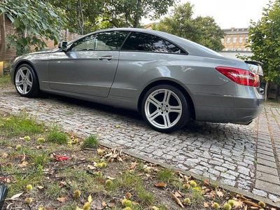 Mercedes E200