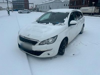 Weiß Gebraucht 2017 Peugeot 308 Kombi | 6.899 € (Etwas zu teuer)