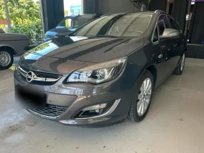 Gebraucht Opel Astra 140 PS (102 kW) 2015 Grau Kombi