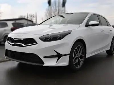 Używany Kia Ceed Platinum 140 KM (102 kW) 2025 Biały Hatchback