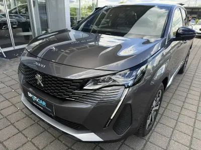 Gebraucht Peugeot 3008 Allure 131 PS (96 kW) 2024 Grau SUV