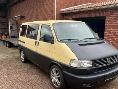 Usata VW Caravelle 102 CV (75 kW) 2001 Beige Furgone