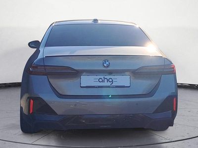 Neu BMW 540 303 PS (222 kW) 2026 Grau Limousine