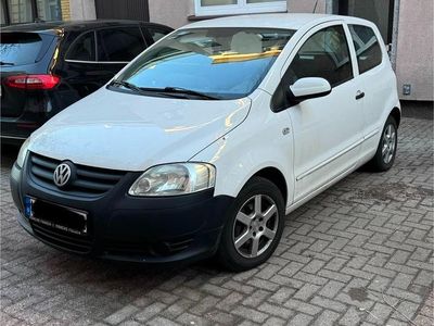 Gebraucht VW Fox 54 PS (39 kW) 2009 Weiß Kleinwagen