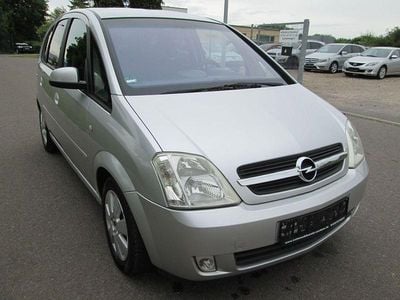 Silber Gebraucht 2004 Opel Meriva Basis Van / Kleinbus | 1.699 € (Fairer Preis)