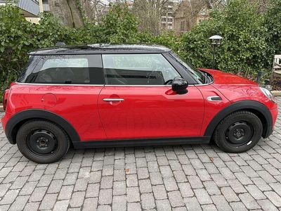 Gebraucht Mini Cooper 136 PS (100 kW) 2019 Rot Kleinwagen