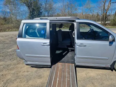 Brugt Kia Carnival EX 185 HK (136 kW) 2007 Sølv MPV