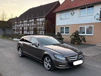 Grau Gebraucht 2013 Mercedes CLS350 Shooting Brake Kombi | 14.800 € (Fairer Preis)