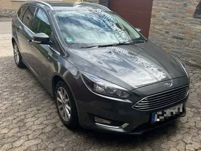 Gebraucht Ford Focus Titanium 125 PS (91 kW) 2018 Braun Kombi