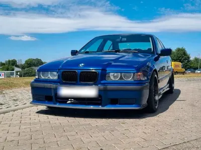 Gebraucht BMW 323 M Sport 170 PS (125 kW) 1997 Blau Limousine
