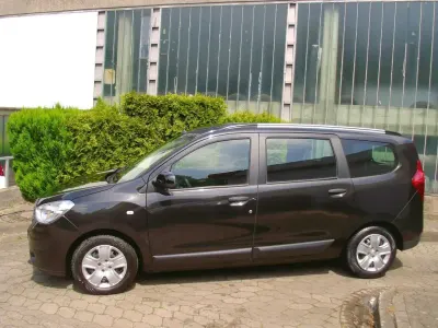 Gebraucht Dacia Lodgy Comfort 102 PS (75 kW) 2022 Schwarz Van / Kleinbus