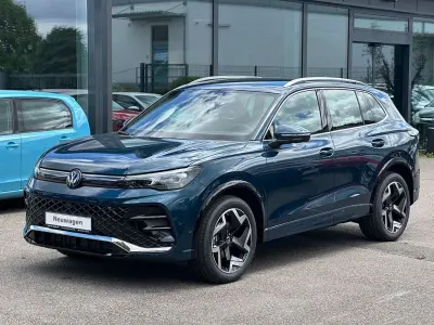 Neu VW Tiguan R-line 150 PS (110 kW) 2026 Blau SUV