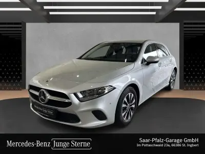 Gebraucht Mercedes A180 Progressive 116 PS (85 kW) 2022 Iridiumsilber Limousine