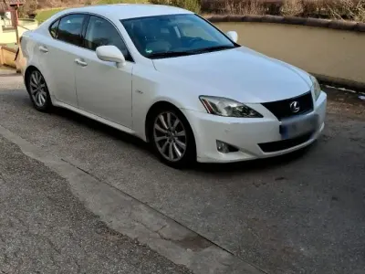 Gebraucht Lexus IS250 Luxury Line 208 PS (152 kW) 2008 Weiß Limousine