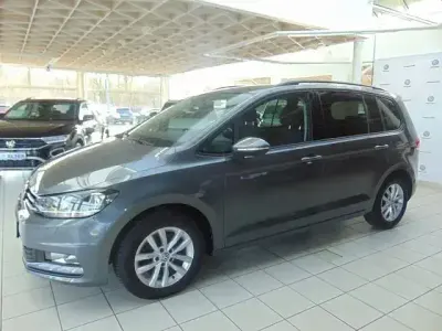 Gebraucht VW Touran Comfortline 150 PS (110 kW) 2018 Grau Van / Kleinbus