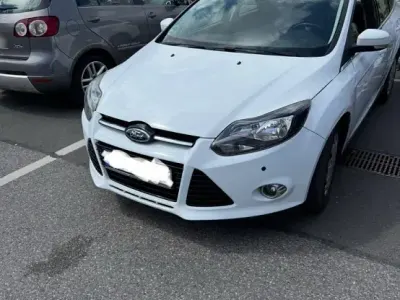 Gebraucht Ford Focus 105 PS (77 kW) 2014 Weiß Kombi