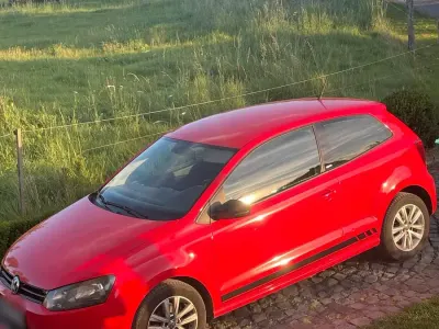 Gebraucht VW Polo 90 PS (66 kW) 2012 Rot Kleinwagen