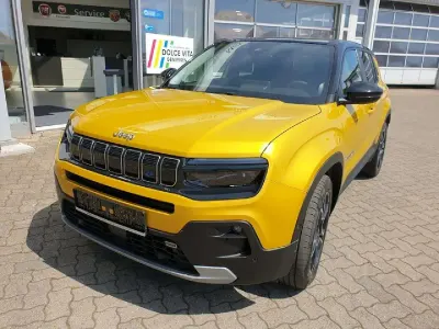 Gebraucht Jeep Avenger EV Summit 114 kW (156 PS) 2023 Goldmet. SUV