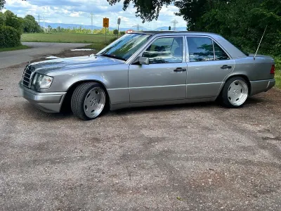 Gebraucht Mercedes E260 160 PS (117 kW) 1992 Limousine