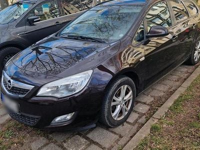 Gebraucht Opel Astra 105 PS (77 kW) 2012 Kombi