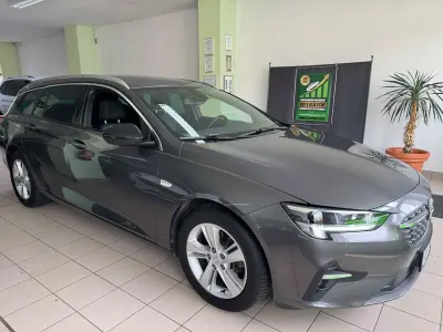 Używany Opel Insignia Business 122 KM (89 kW) 2023 Szary Kombi