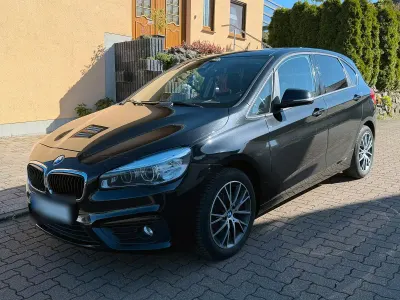 Gebraucht BMW 218 Active Tourer Advantage 150 PS (110 kW) 2015 Schwarz Van / Kleinbus
