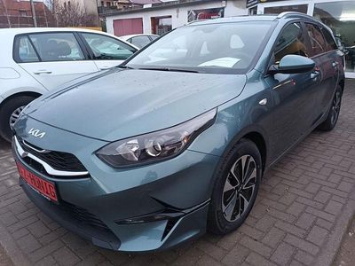 Grau Neu 2025 Kia Ceed Kleinwagen | 22.950 € (Fairer Preis)