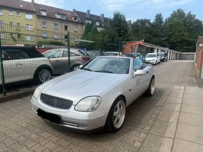 Gebraucht Mercedes SLK230 193 PS (141 kW) 1999 Silber Cabrio