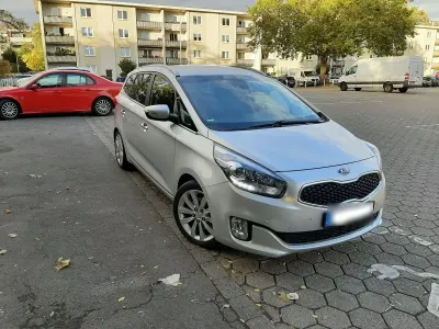 Gebraucht Kia Carens Vision 136 PS (100 kW) 2014 Silber Van / Kleinbus