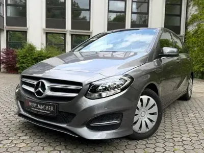 Używany Mercedes B180 Style 122 KM (89 kW) 2016 Szary Minivan