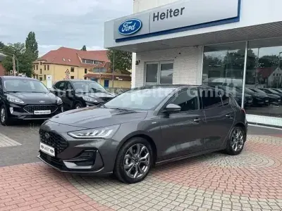 Gebraucht Ford Focus ST-Line 155 PS (114 kW) 2025 Grau Limousine