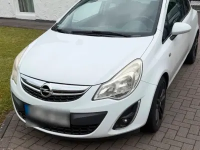 Gebraucht Opel Corsa Color Edition 87 PS (63 kW) 2012 Weiß Kleinwagen