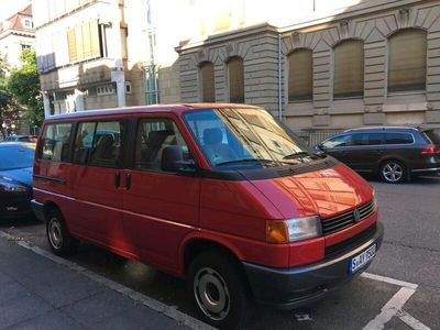 gebraucht VW Multivan T47-sitzer rot