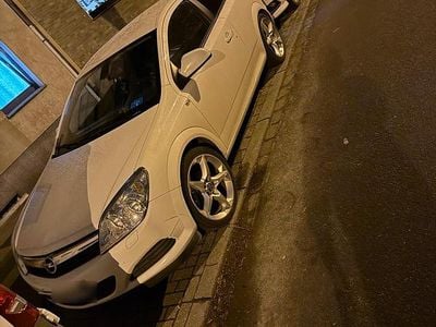 Gebraucht Opel Astra GTC 140 PS (102 kW) 2009 Weiß Coupé