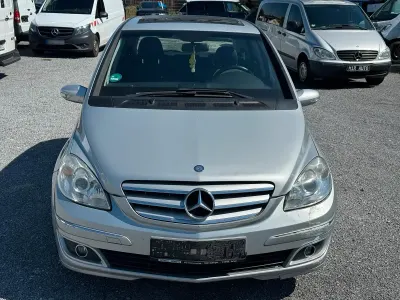 Gebraucht Mercedes B200 136 PS (100 kW) 2006 Silber Van / Kleinbus